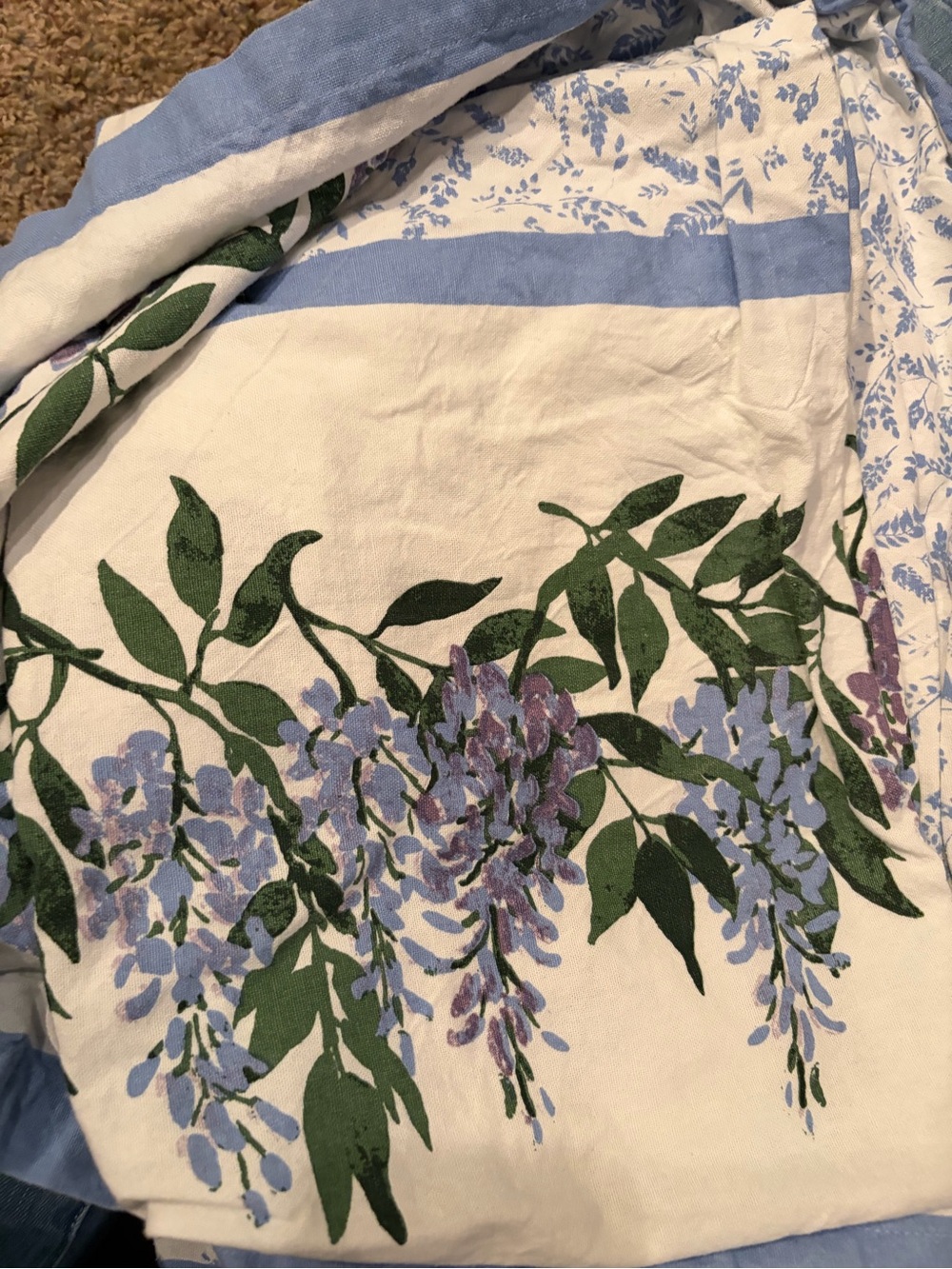 3 Tablecloths: WISTERIA VINE Blue & White
Cotton 2@ 60 × 102 1@60x84